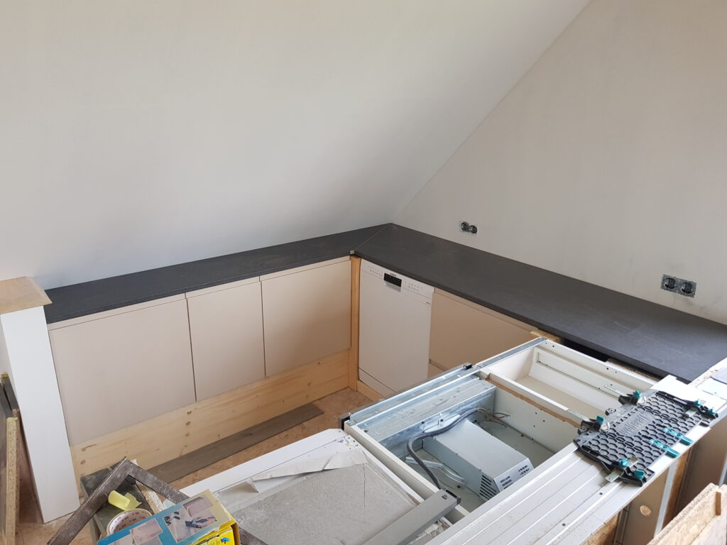 Eigenhandige verbouwing van vakantiewoning Canhusen in april 2023