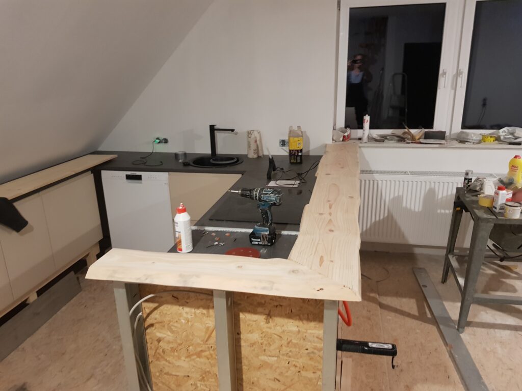 Eigenhandige verbouwing van vakantiewoning Canhusen in april 2023