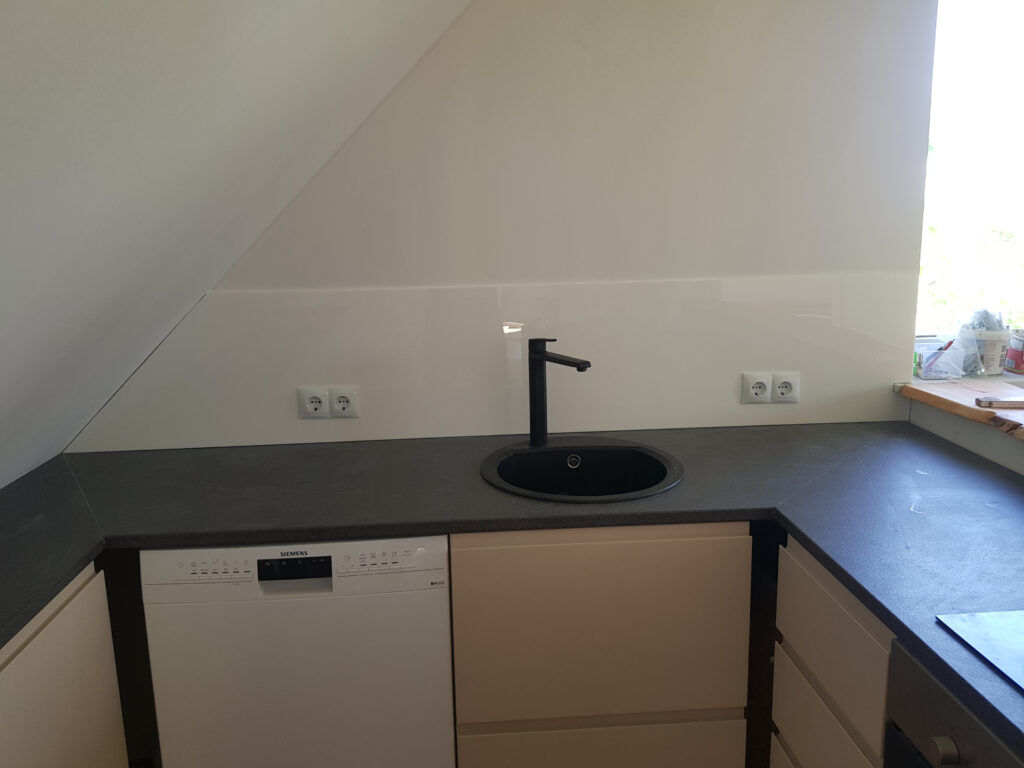 Eigenhandige verbouwing van vakantiewoning Canhusen in mei 2023