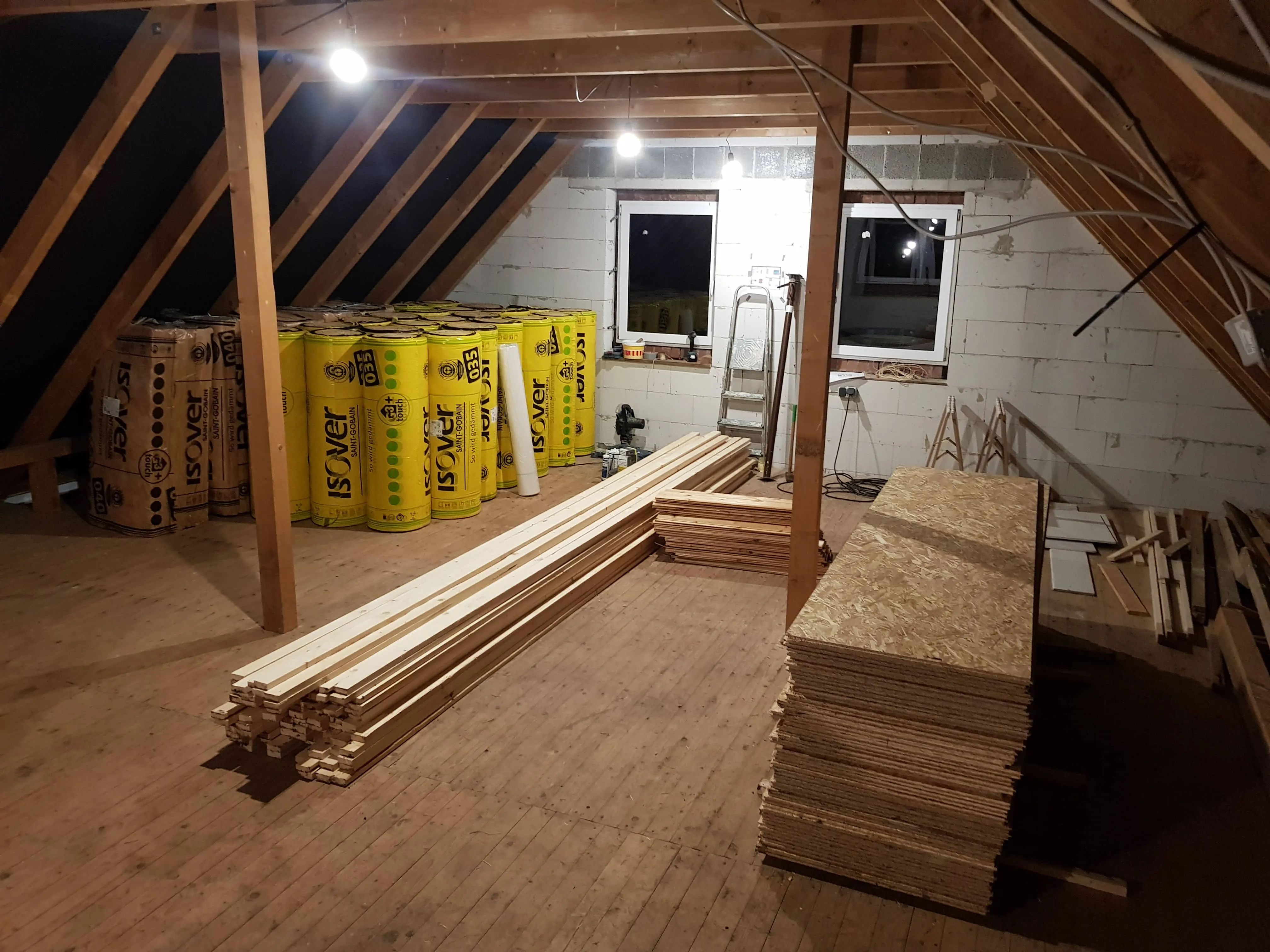 Schlafzimmer der Ferienwohnung Canhusen mit Doppelbett und direktem Terrassenzugang